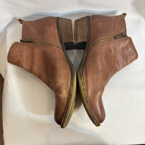 LUCKY BRAND Sz 9.5 Booties 2 Zippers Leather Distressed Stacked Heels Almond Toe - Picture 5 of 11